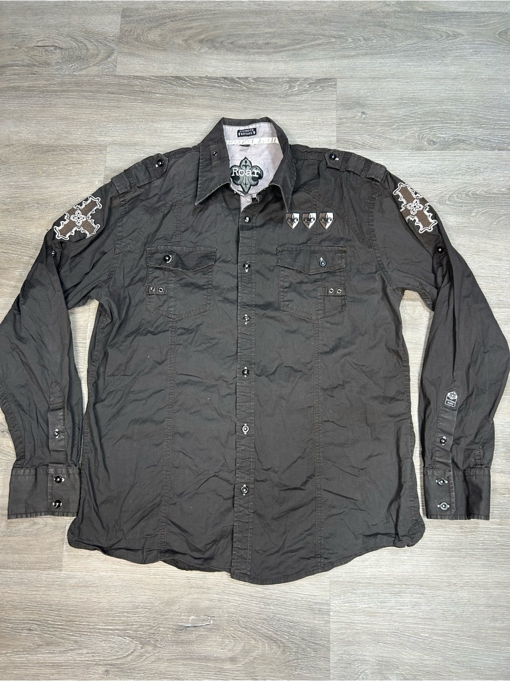 ROAR Men's Large Embroidered Button Down Shirt